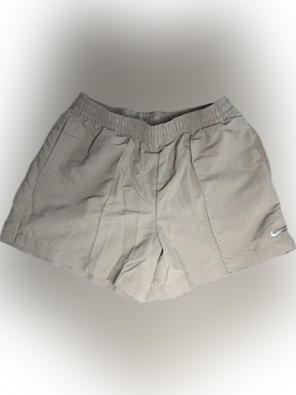 Nike Everything Women’s Elastic-Waist Khaki Shorts M new/ no tags